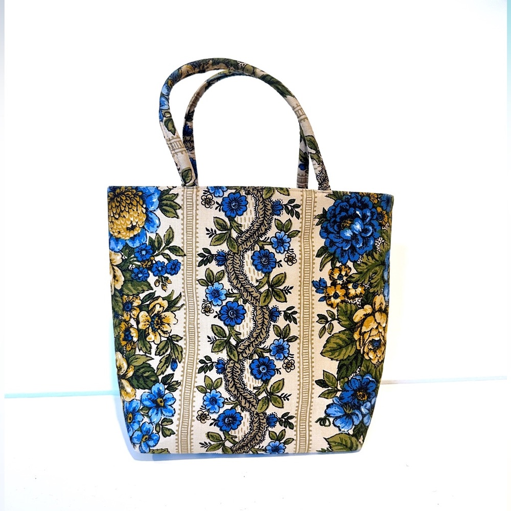 RARE Vintage Mid-Century Margaret Smith of Gardiner, Maine floral bag